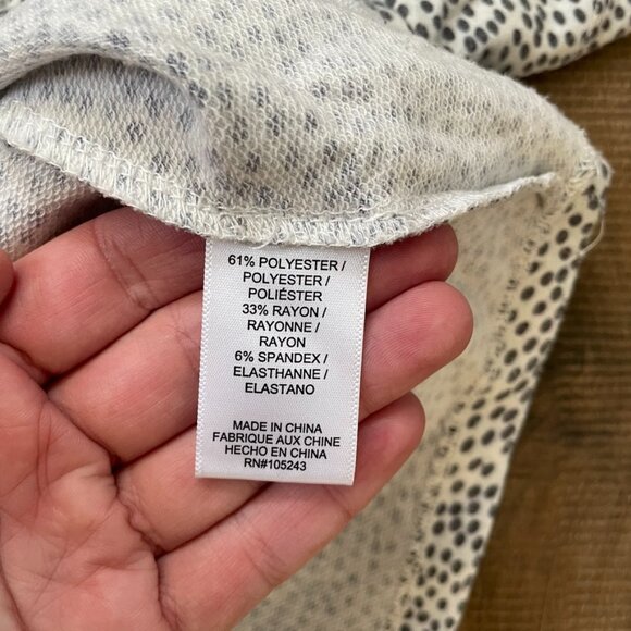 Bobeau Gray Dot Print Short Sleeve Tie Back Top Size Small Soft Stretch - Picture 4 of 7